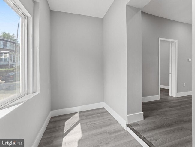 Photo - 9 N Front St