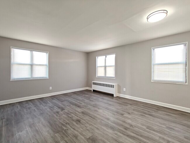 Photo - 131 Forest Ave Unidad 4D