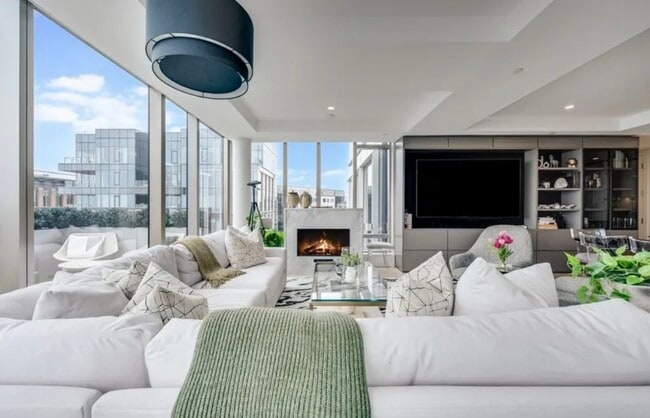 Photo - 133 Seaport Blvd Unit PH1C