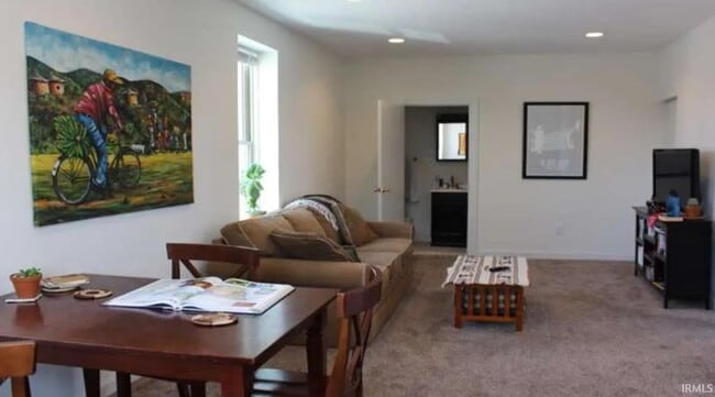 Photo - 303 S Washington St Unidad 2