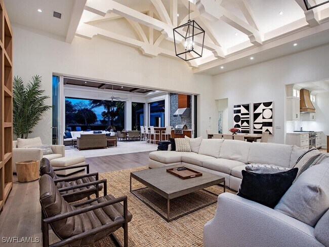 Photo - 740 Banyan Blvd