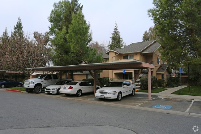 Photo - Pineview Apartments