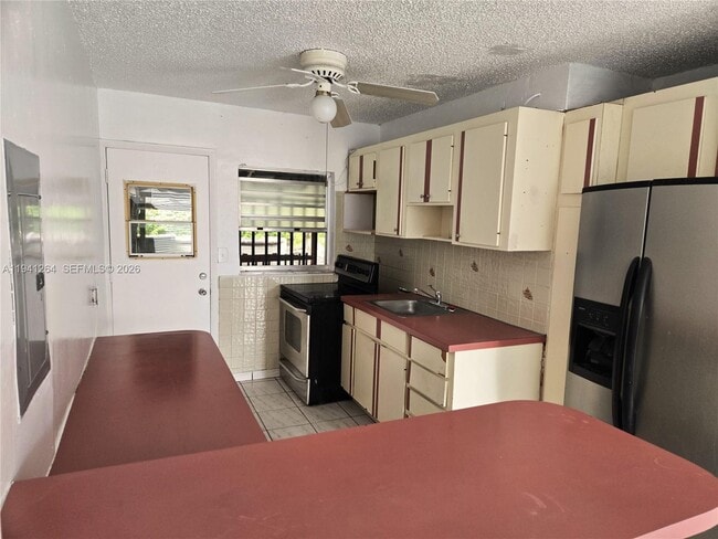 Photo - 3475 SW 27th St Unit 3475