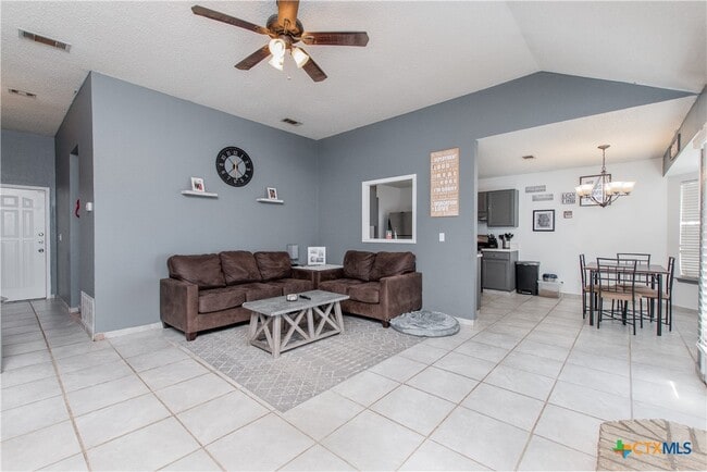 Photo - 1410 Windsor Cir