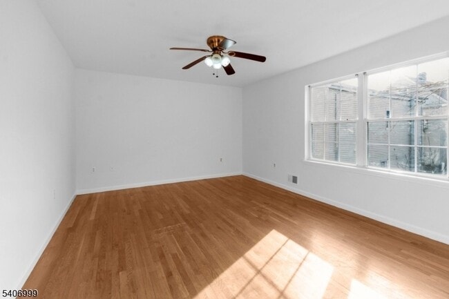 Photo - 210 Port Ave