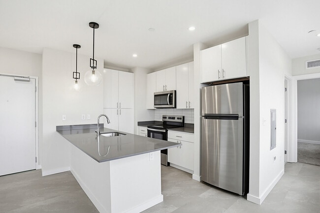 Building Photo - West End Place