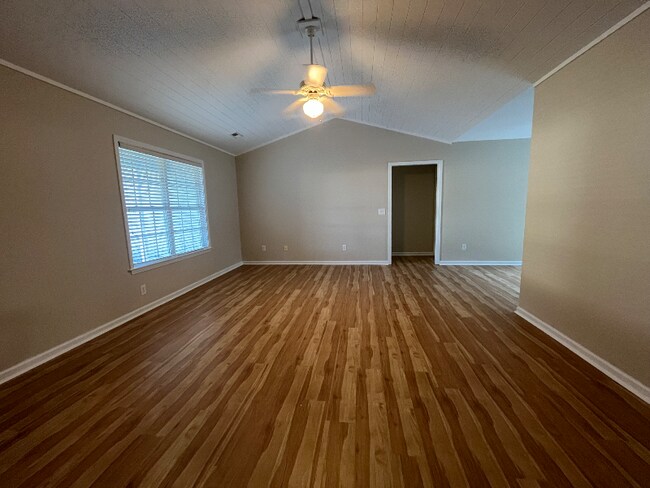 Photo - 114 Belvedere Dr