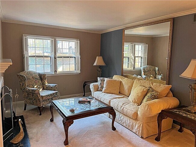 Photo - 141 Elysian Way NW