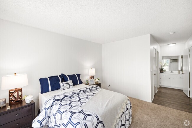 1BR, 1BA - 540SF - Bedroom