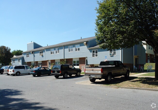 Photo - 700 Building