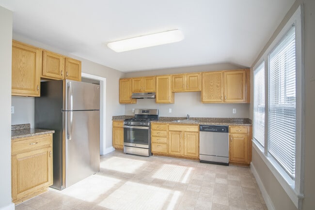 Photo - Redbank Village