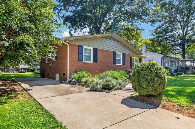 1634 Van Buren Ave