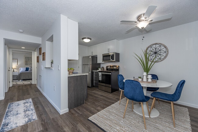 Deerfield Crossing Apartments