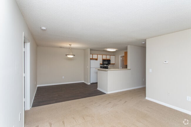 2BR, 2BA - 1069SF