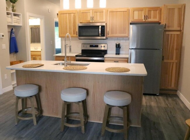 Photo - 620 W 5th St