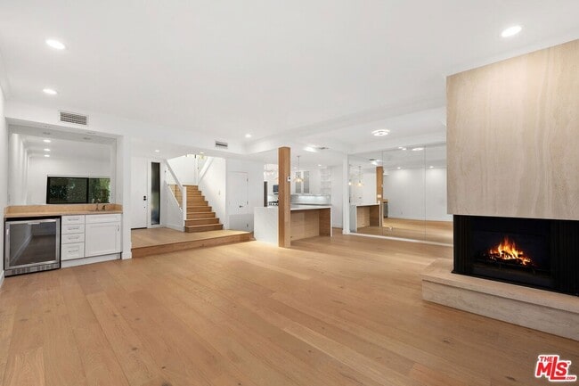 Building Photo - The Hamptons
