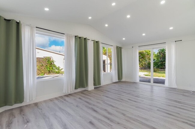 Photo - 113 SE 8th Ave