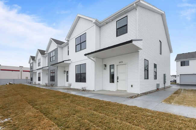 AWESOME BRAND NEW 4 BEDROOM 3 BATH TOWNHOME - AWESOME BRAND NEW 4 BEDROOM 3 BATH TOWNHOME