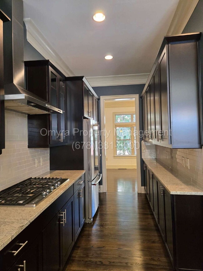 Gorgeous Townhouse near Ansley Mall!