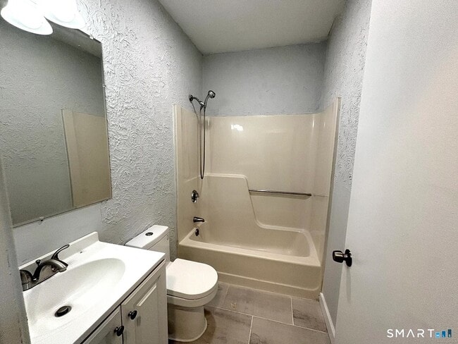 39 Elliott St E Unit B