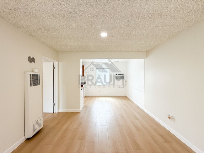 Photo - 19401 Haynes St Unidad 4