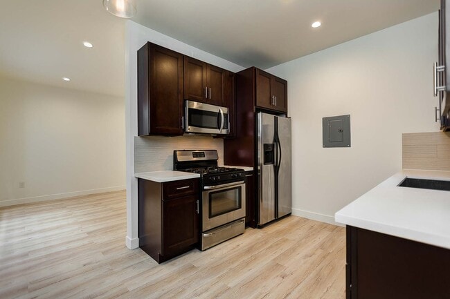 Photo - 7223-7229 Willoughby