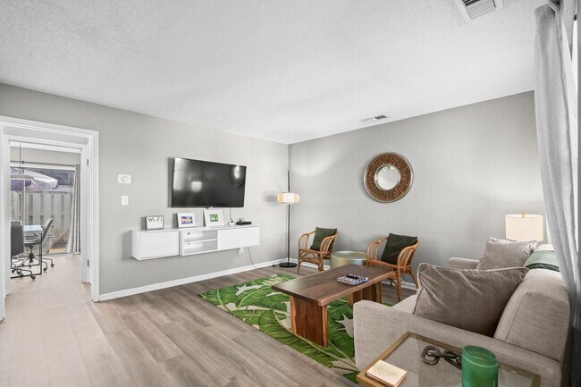 Building Photo - 405 13th Ave S Unit ID1459976P