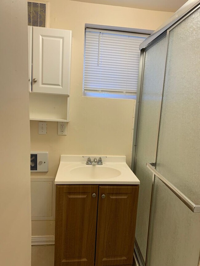 Photo - 80 Seaton Pl NW