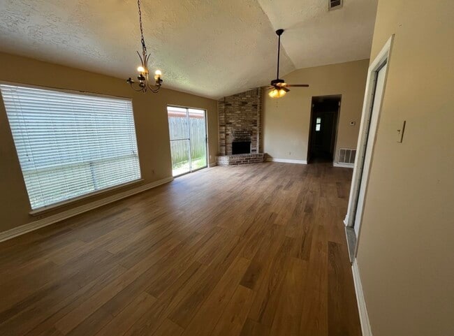 Photo - 11011 Crenchrus Ct