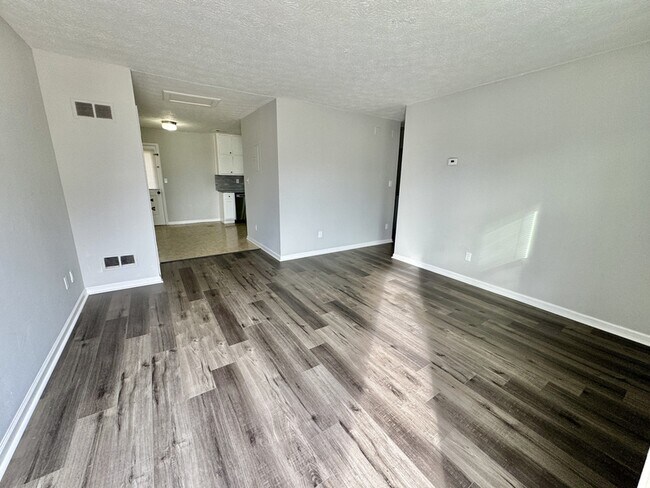 Photo - 117 Appleton Blvd