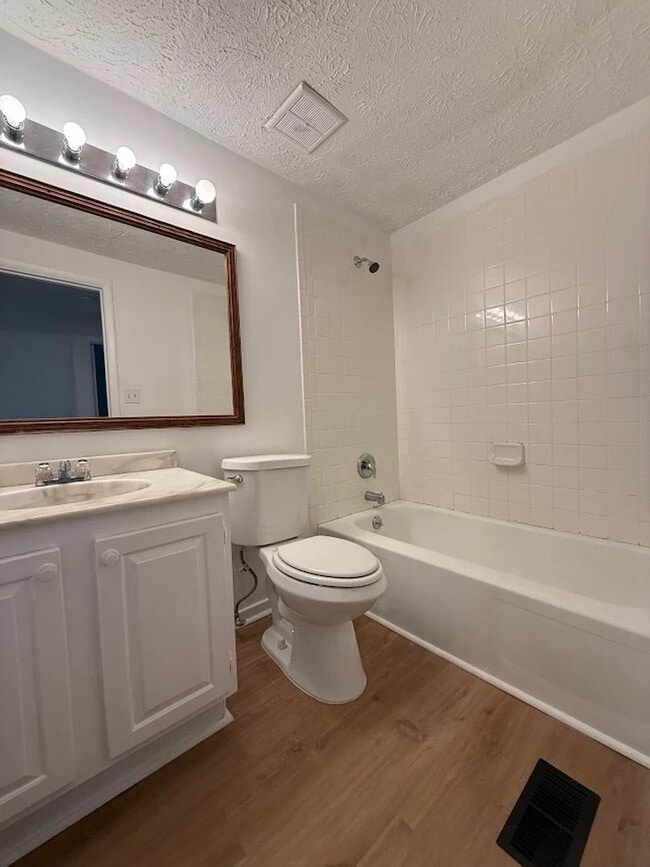 117 Hickory Dr