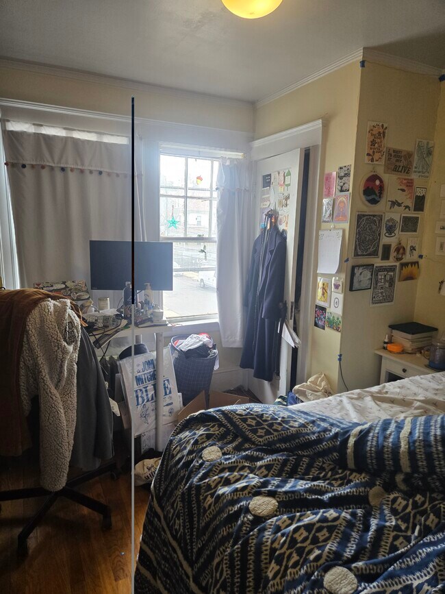 Photo - 24 Oak Square Ave