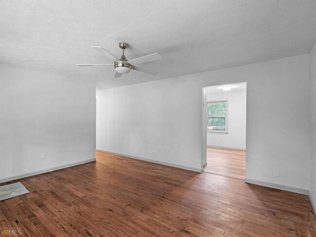 Photo - 1999 Hampton Locust Grove Rd