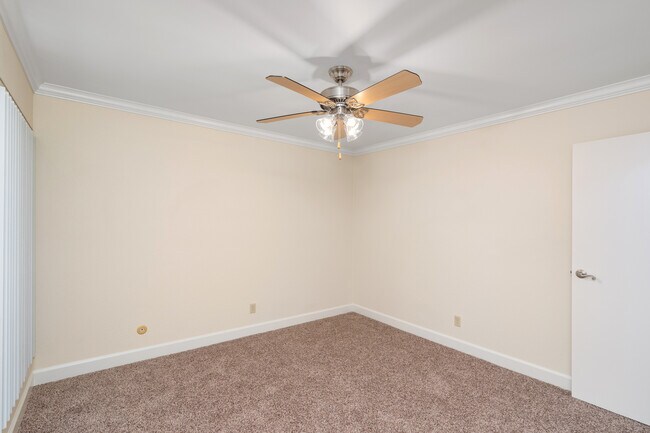 2266 Cazador Dr