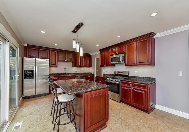 Photo - 6S359 Greenwich Ct