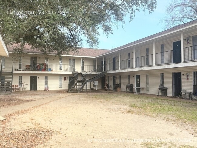 Building Photo - 1228 43rd Ave Unit 16