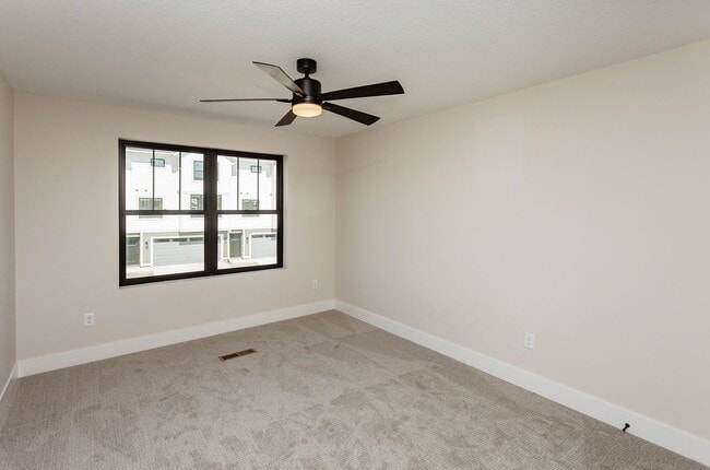 Photo - Southwest Prairie Trail Townhomes - 3 Bed ...