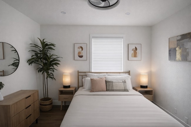 Photo - 1557 W Dakota Ave