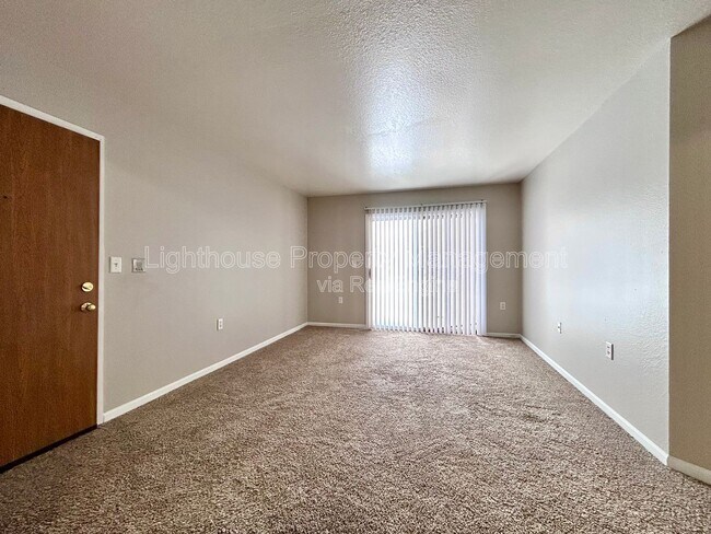 Photo - 585 W Randall St Unidad 104