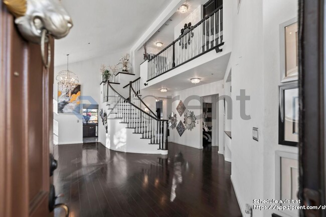 Photo - 2927 Sorrento Way