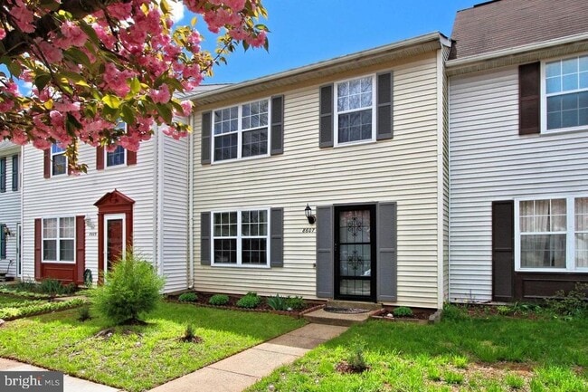 Photo - 8607 Woodhue Ct Townhome