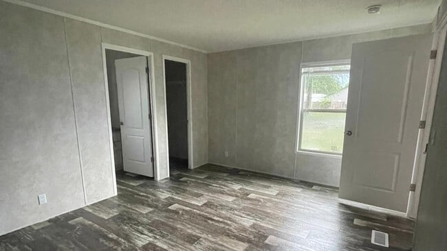 Photo - 1019 W Main St