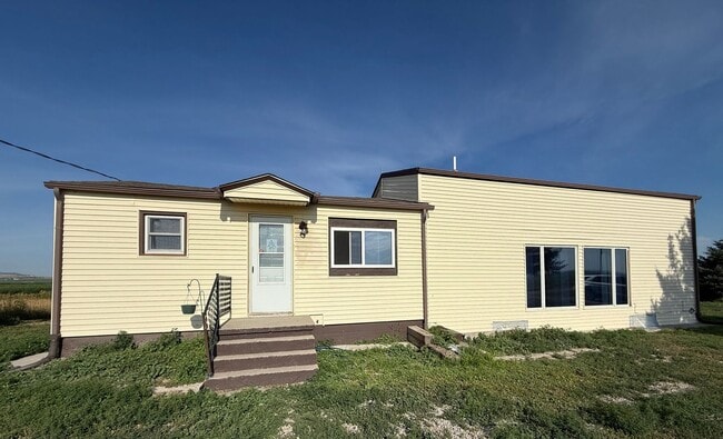Building Photo - Two Bedroom, Two Bathroom Country Home! Lo...