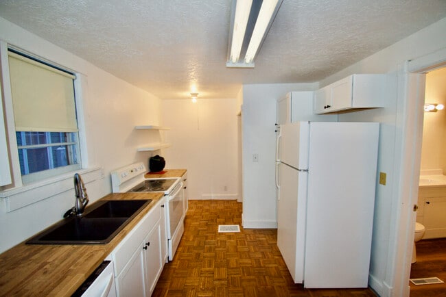 Photo - 821 8th St N