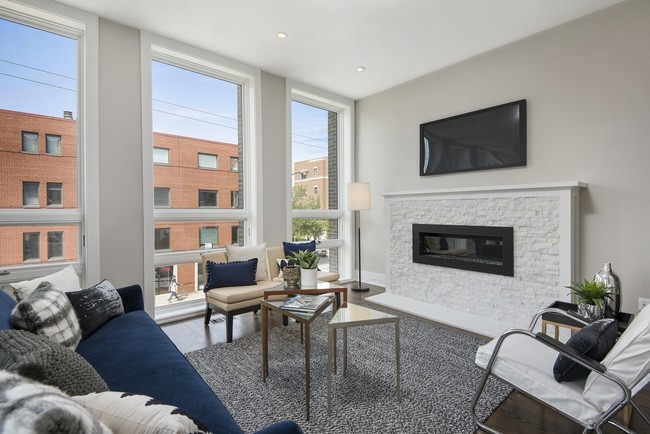 Building Photo - 2821 N Halsted St Unit 3