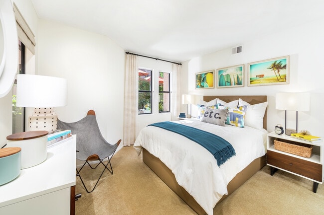 Photo - Berkeley-Columbia Court Apartments