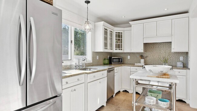 Photo - 635 Water Mill Towd Rd