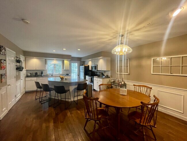 Photo - 811 Bayard Ave