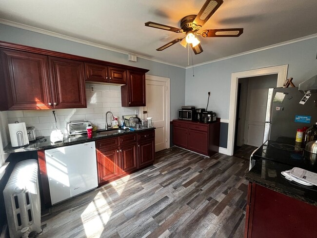 Photo - 1st Floor Apartment in Ideal West Hartford... Unit 35 Outlook Ave - Floor 1