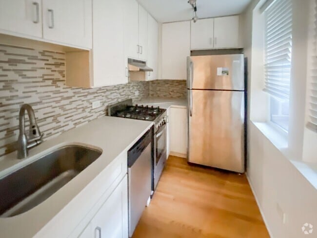 Building Photo - 2510 W Leland Ave Rental